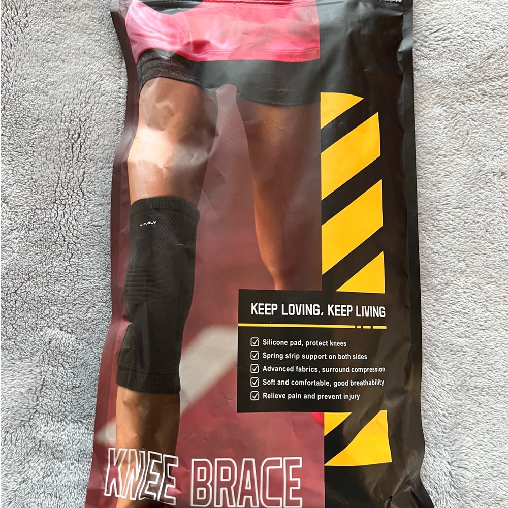 Hapjoly Black Knee Brace w/Bonus Knee Strap